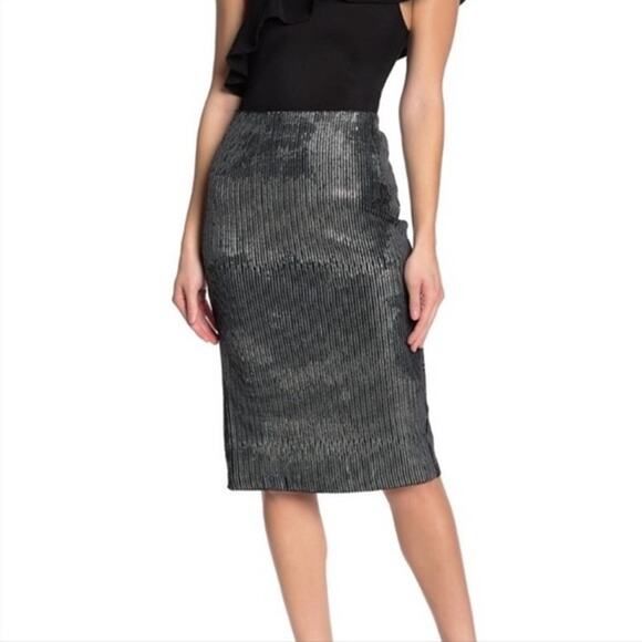 Everleigh Women's Black and Silver Sequin Pencil Skirt Stretch Size Small - Picture 1 of 5